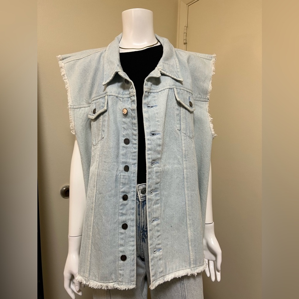 NWOT - Kyla Seo Embroidery Denim vest - Size 3X